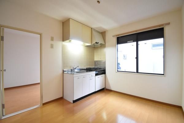 �y�����E���r���O�z�@