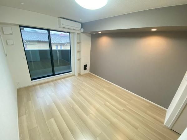 �y�����E���r���O�z�@