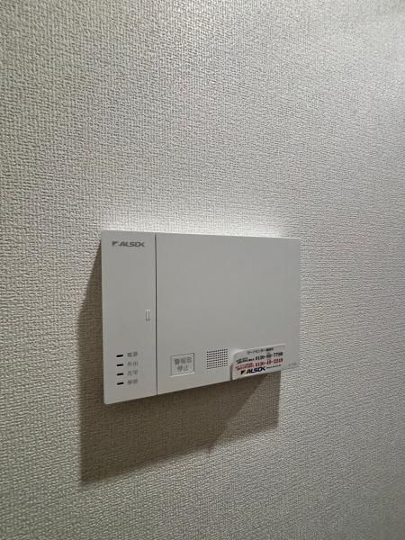 �y�Z�L�����e�B�z�@