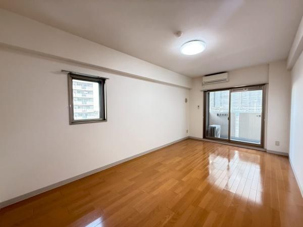 �y�����E���r���O�z�@