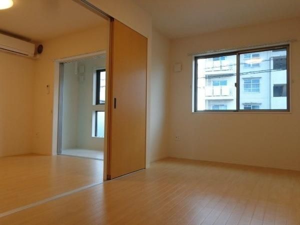 �y���̑��ݔ��z�@