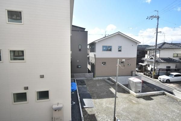 �y���]�z�@