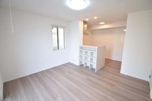 �y�����E���r���O�z�@�����{�H��Ўʐ^��