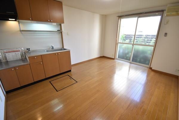 �y�����E���r���O�z�@