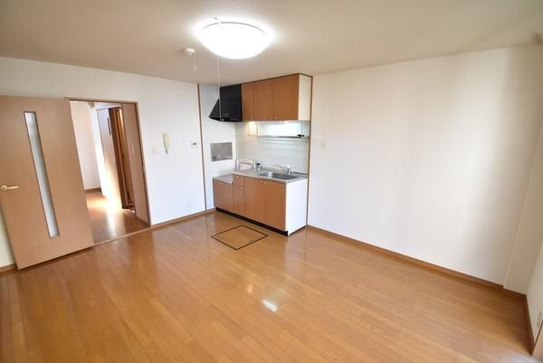 �y�����E���r���O�z�@