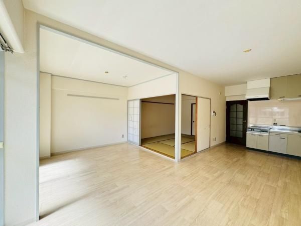 �y�����E���r���O�z�@