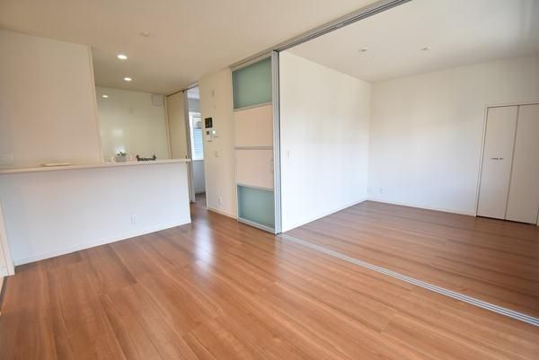 �y�����E���r���O�z�@