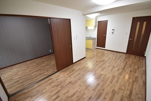 �y�����E���r���O�z�@���d�l�ʐ^