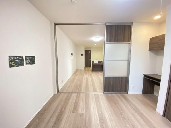 �y�����E���r���O�z�@