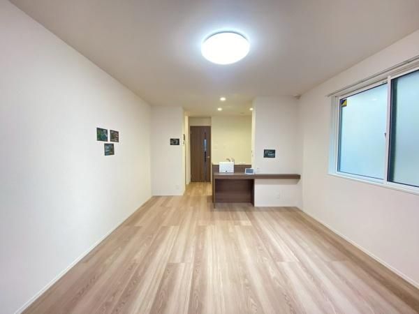 �y�����E���r���O�z�@