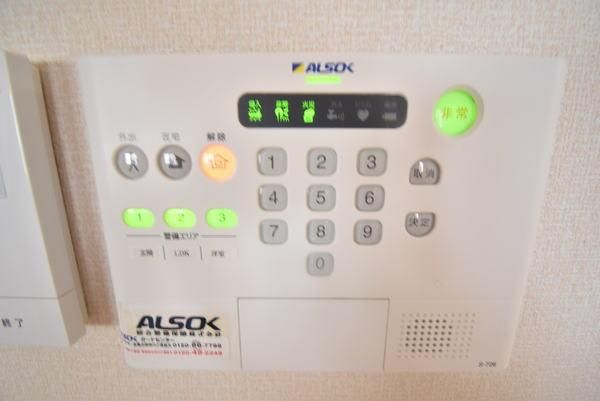 �y�Z�L�����e�B�z�@���d�l�ʐ^