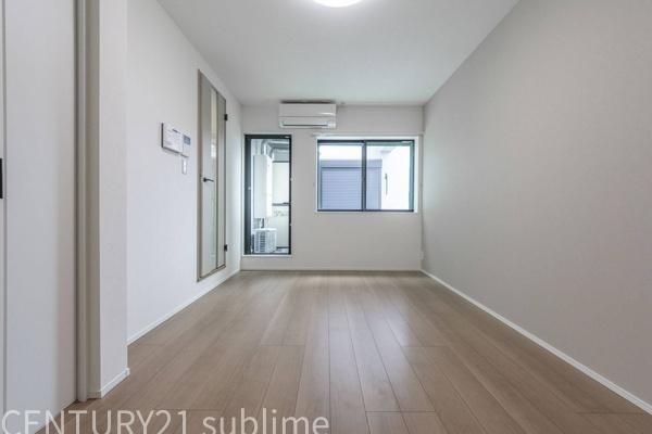 �y�����E���r���O�z�@