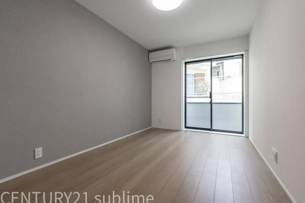 �y�����E���r���O�z�@