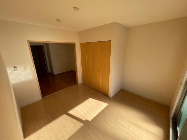 �y�����E���r���O�z�@