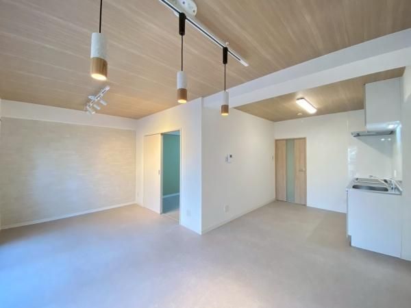 �y�����E���r���O�z�@