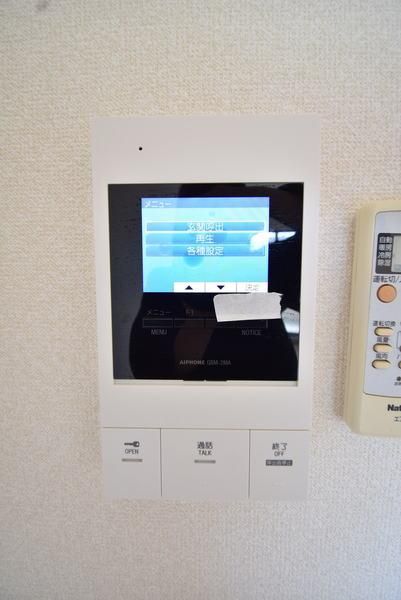 �y�Z�L�����e�B�z�@