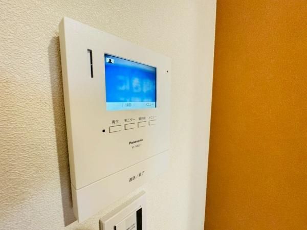 �y�Z�L�����e�B�z�@