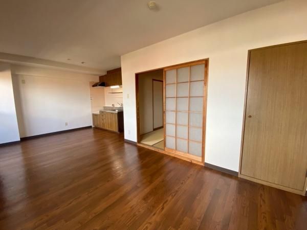 �y�����E���r���O�z�@