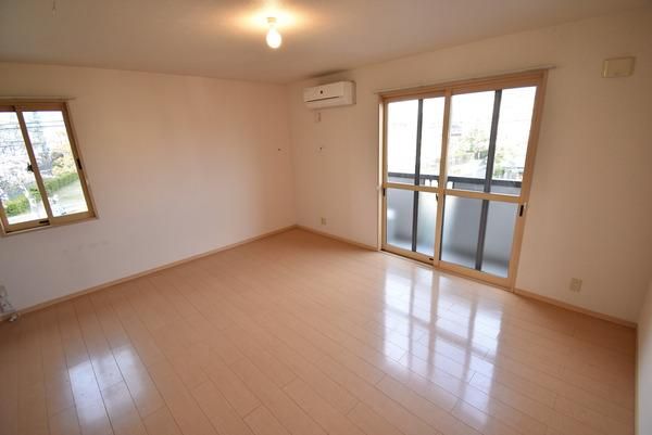 �y�����E���r���O�z�@���d�l�ʐ^