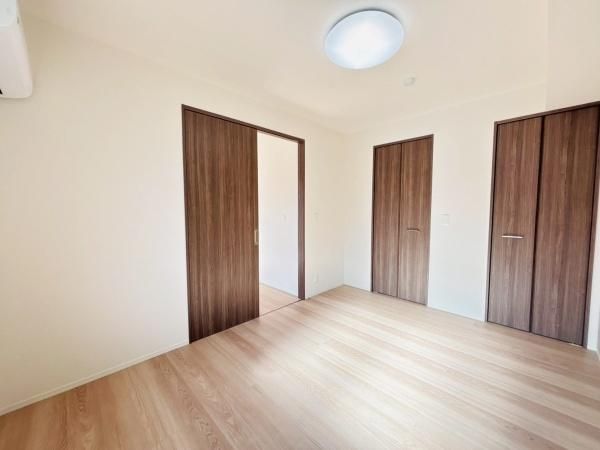 �y�����E���r���O�z�@