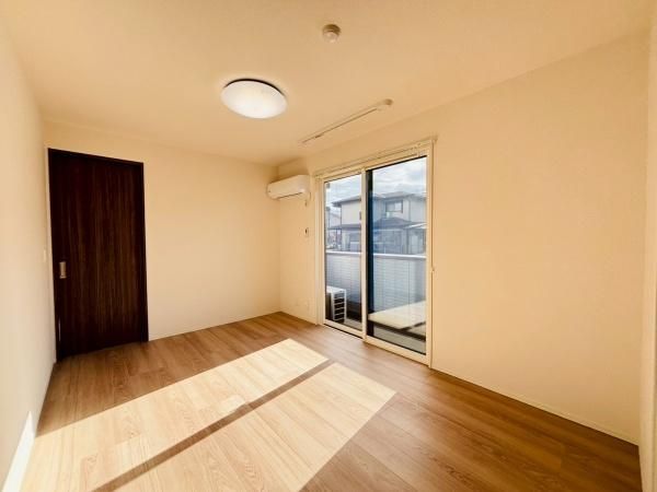 �y�����E���r���O�z�@