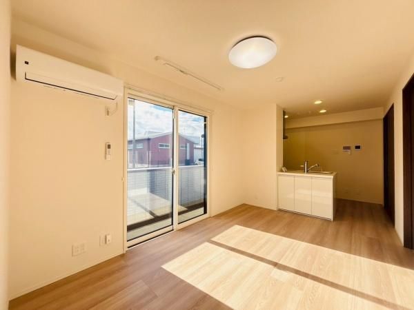 �y�����E���r���O�z�@