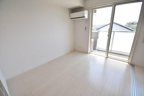 �y�����E���r���O�z�@���������ʎ���