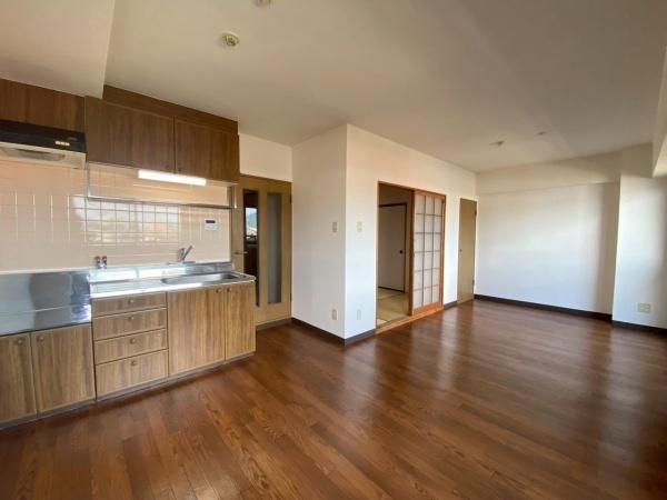 �y�����E���r���O�z�@