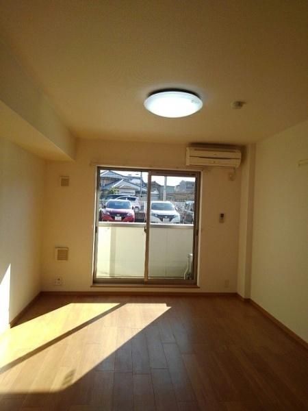 �y�����E���r���O�z�@