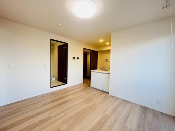 �y�����E���r���O�z�@