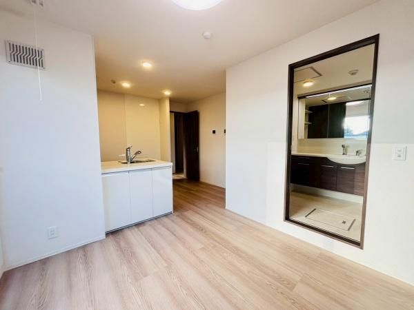 �y�����E���r���O�z�@