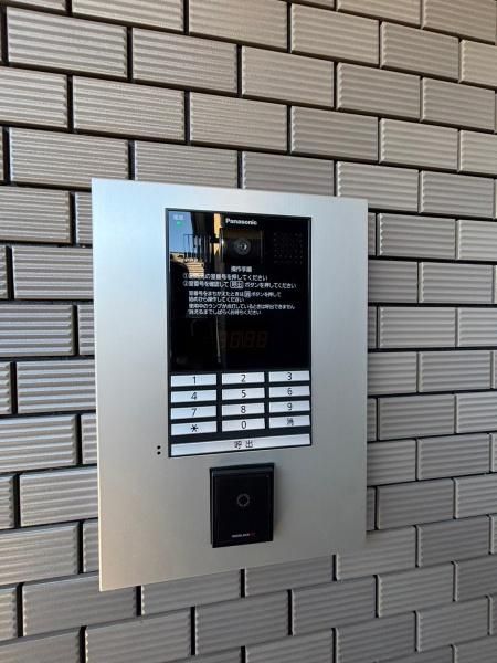 �y�Z�L�����e�B�z�@