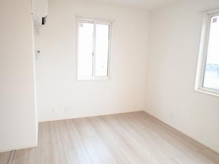 �y�����E���r���O�z�@���������ʎ���