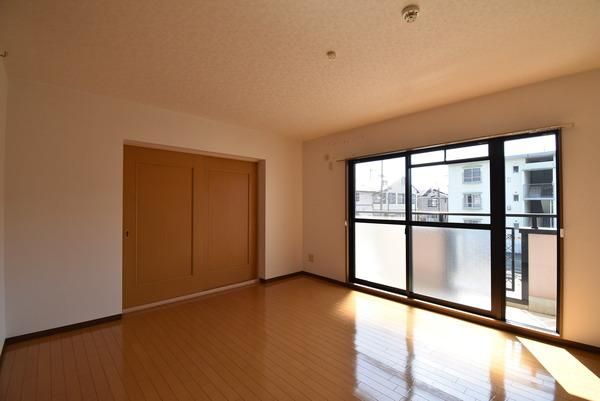 �y�����E���r���O�z�@���d�l�ʐ^