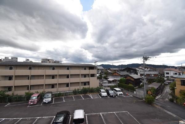 �y���]�z�@