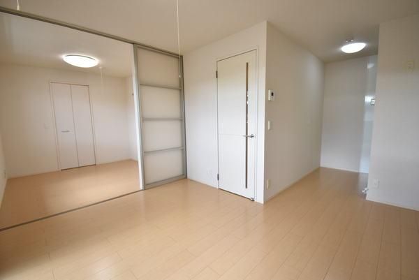 �y�����E���r���O�z�@