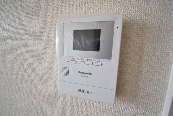 �y�Z�L�����e�B�z�@