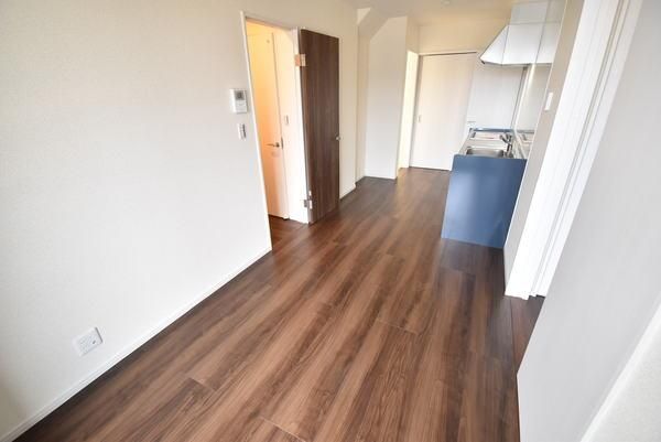 �y�����E���r���O�z�@