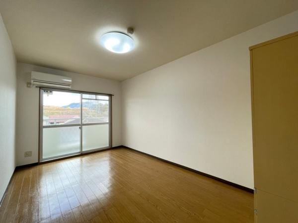 �y�����E���r���O�z�@