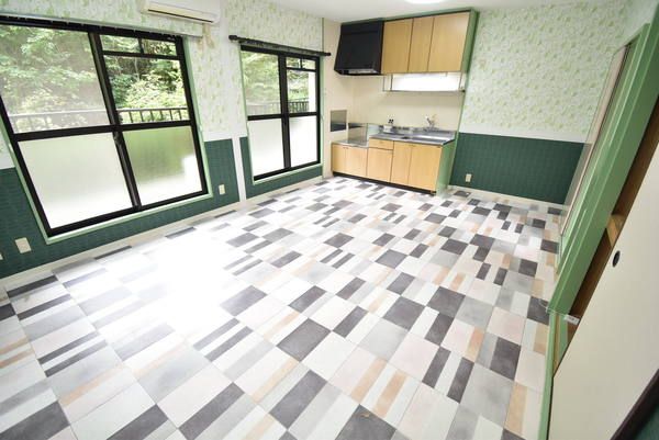 �y�����E���r���O�z�@