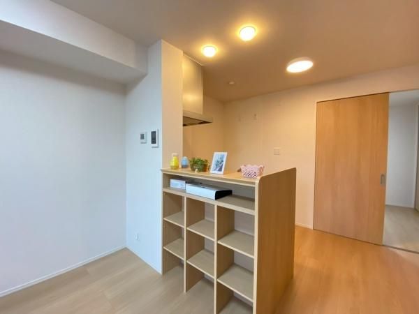 �y�����E���r���O�z�@