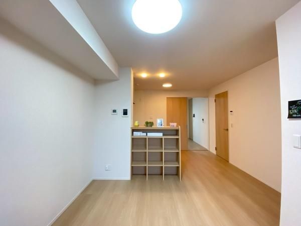 �y�����E���r���O�z�@