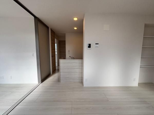 �y�����E���r���O�z�@