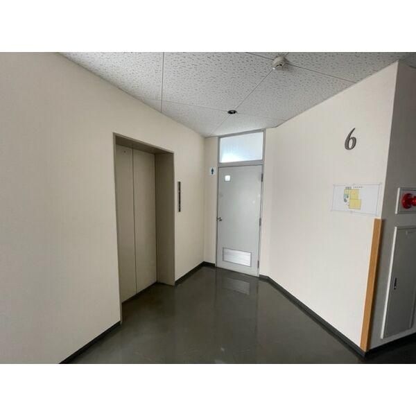 �y�G���g�����X�z�@