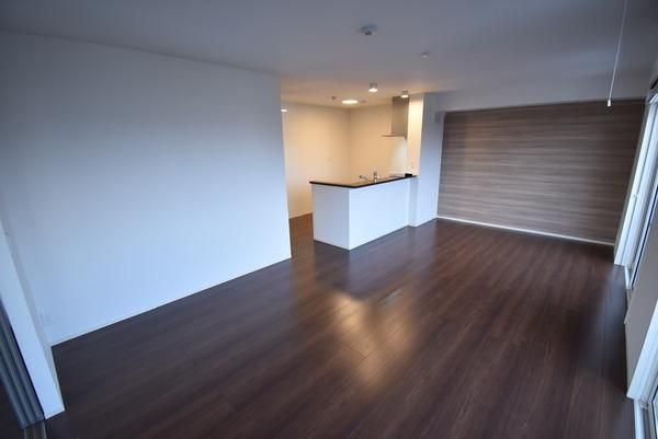 �y�����E���r���O�z�@