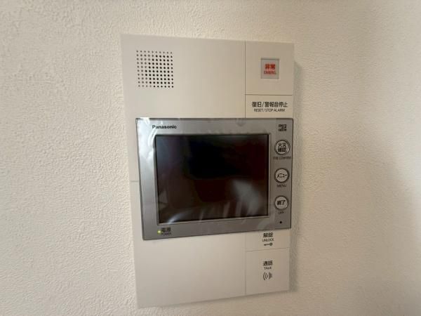 �y�Z�L�����e�B�z�@