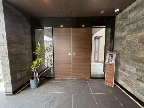 �y�G���g�����X�z�@