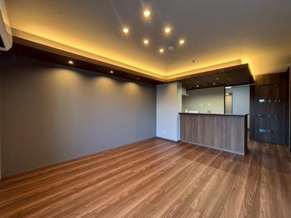 �y�����E���r���O�z�@