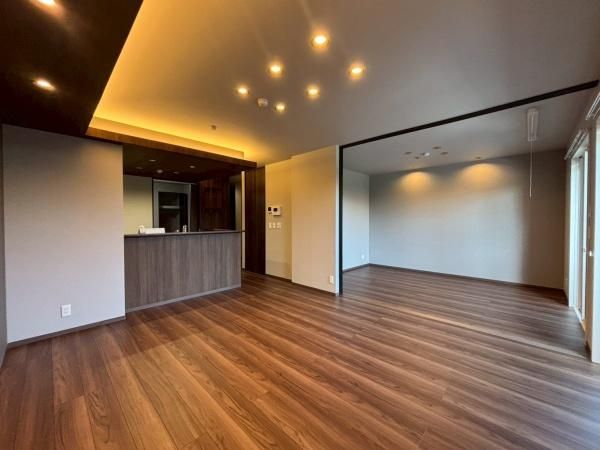 �y�����E���r���O�z�@