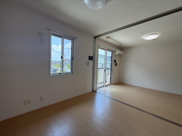 �y�����E���r���O�z�@